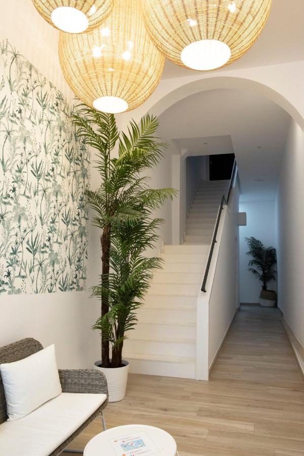 Urban Suites Sitges Apartments Екстер'єр фото